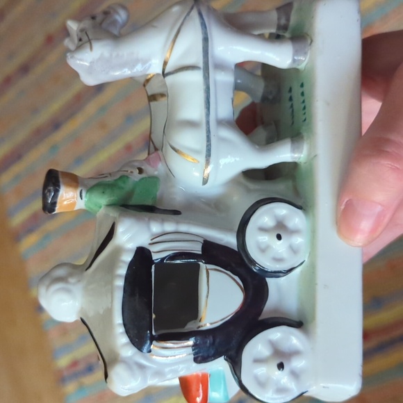 Victorian French Horse Drawn Carriage Porcelain Figurine Cinderella - Picture 8 of 8